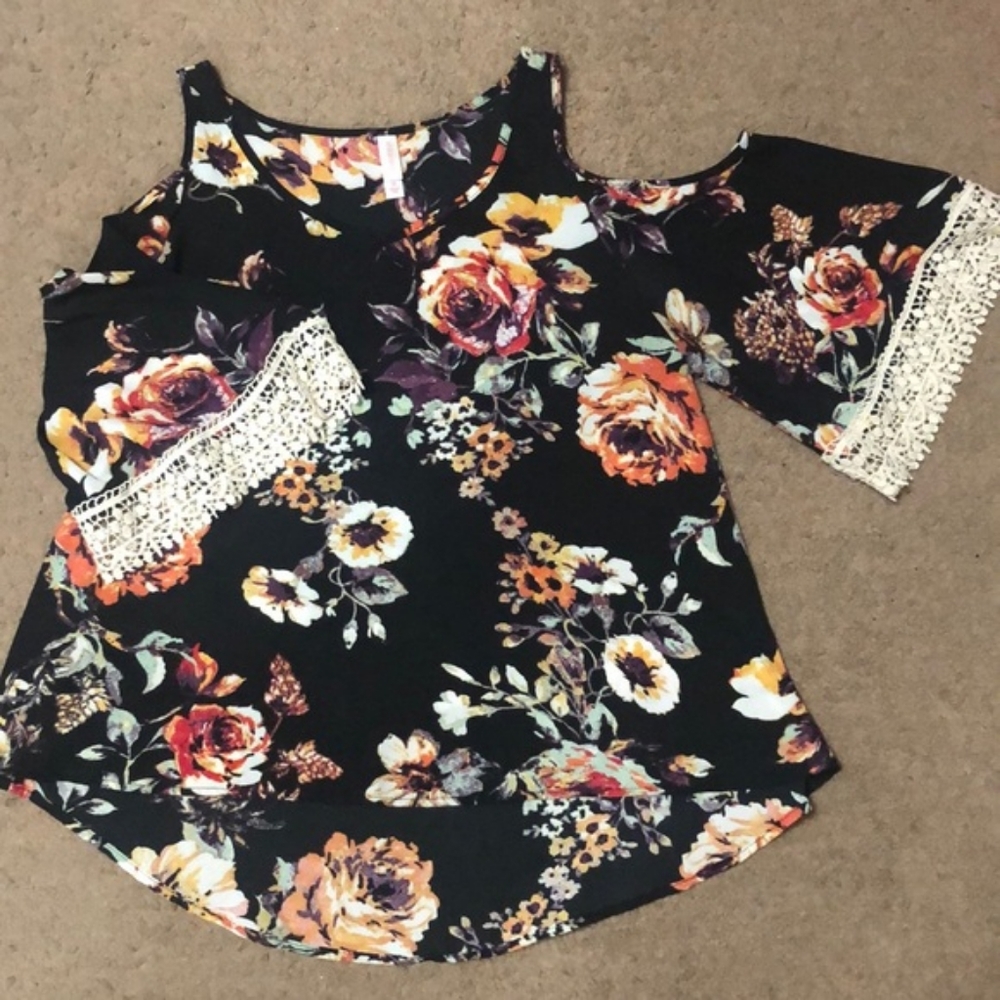 4/$20 - Women's Cutout Blouse, XL